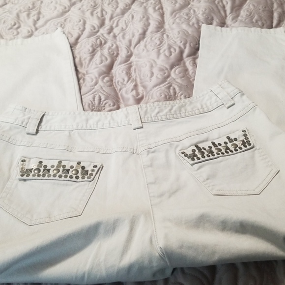 Ruby Rd.  Capris - Picture 4 of 8